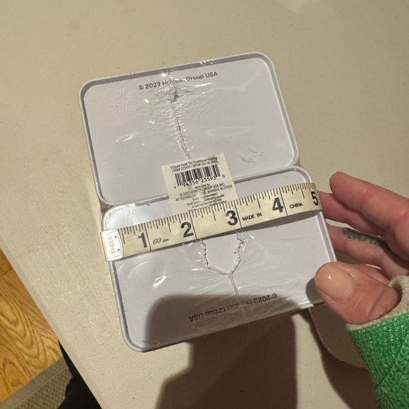 Set of 4 “village” tins-use alone or together- all are BRAND NEW! See pic 4 more - Picture 11 of 16